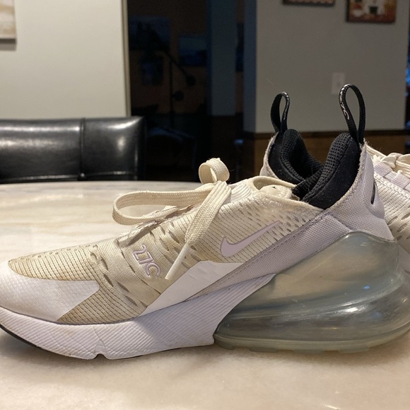 Why air 70 Nikes size 4youth girls - Picture 2 of 3